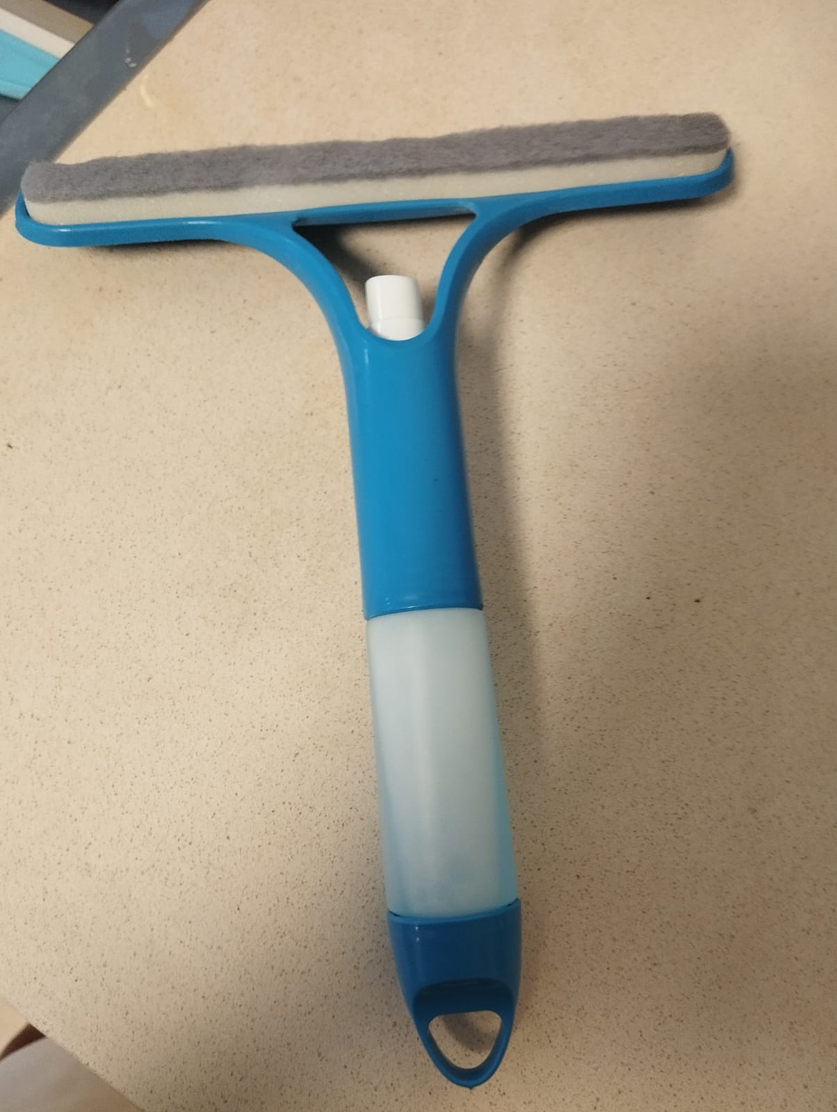 "מנקה כל חלון בלחיצה"
